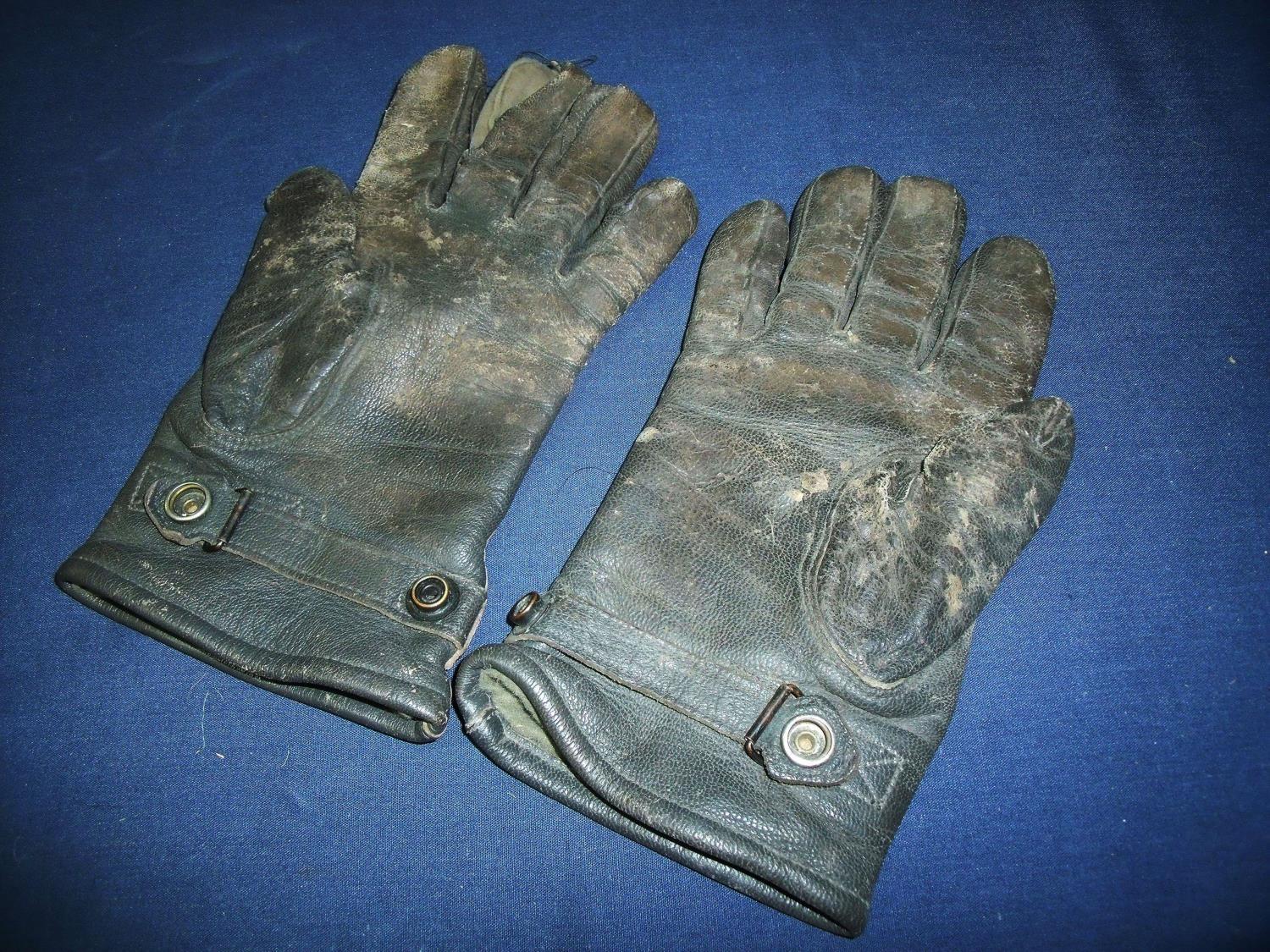 Pair of German Airforce leather gloves