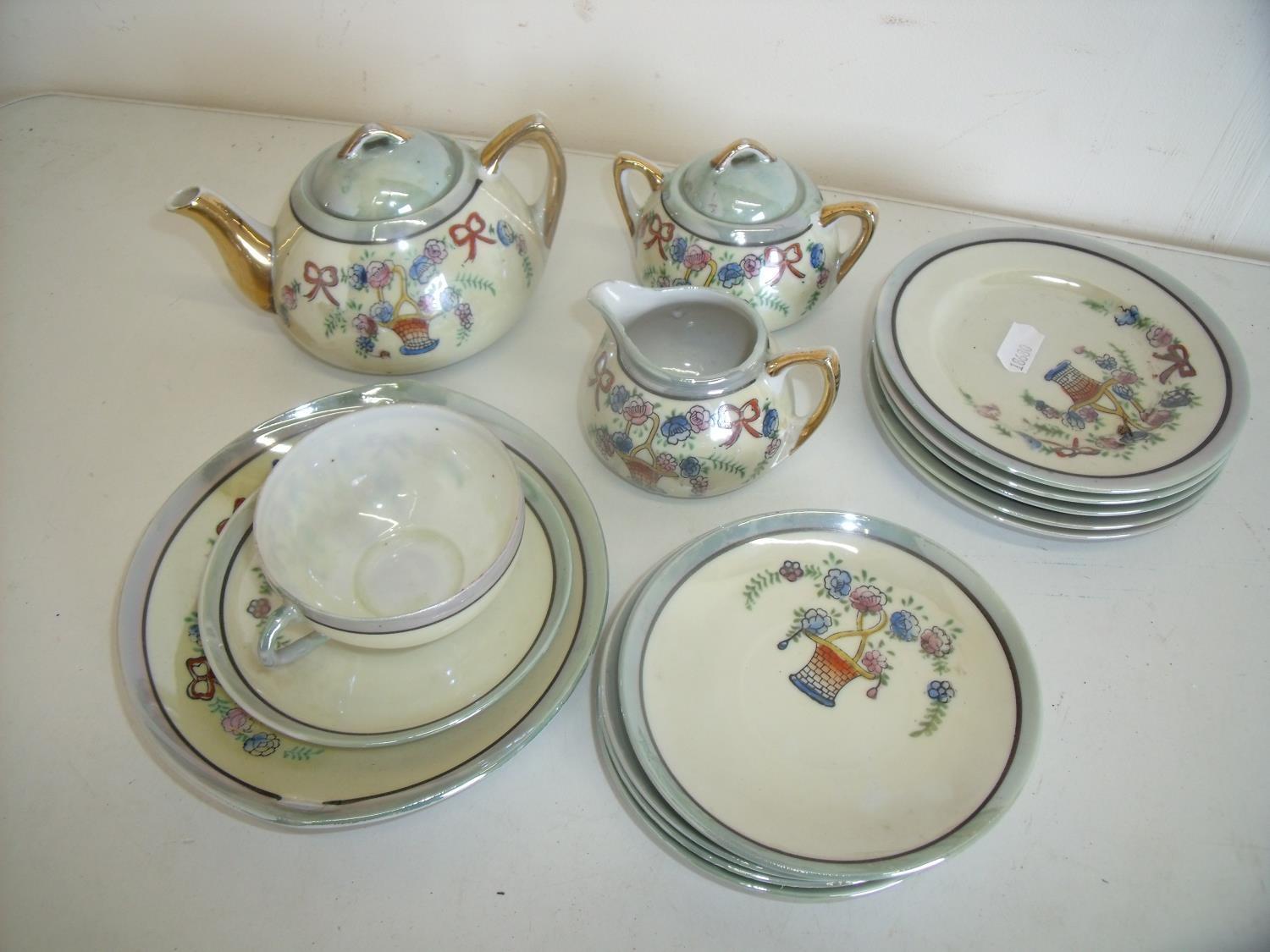 Small selection of various eggshell ceramics including teapot, sugar bowl, milk jug ect