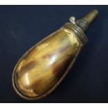 Early 19th C copper and cows horn pistol sized powder flask (overall length including spout 13cm)
