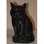 Small cast metal doorstop figure of a cat (height 17cm)