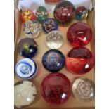 Collection of eighteen various assorted studio glassware paperweights