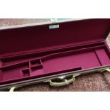 Canvas and leather trimmed Brady gun case with fitted interior to fit 28 inch barrels