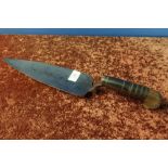 Rare US Model 1873 trowel bayonet with wooden grip fitting, stamped 16-72 (overall length 40cm)