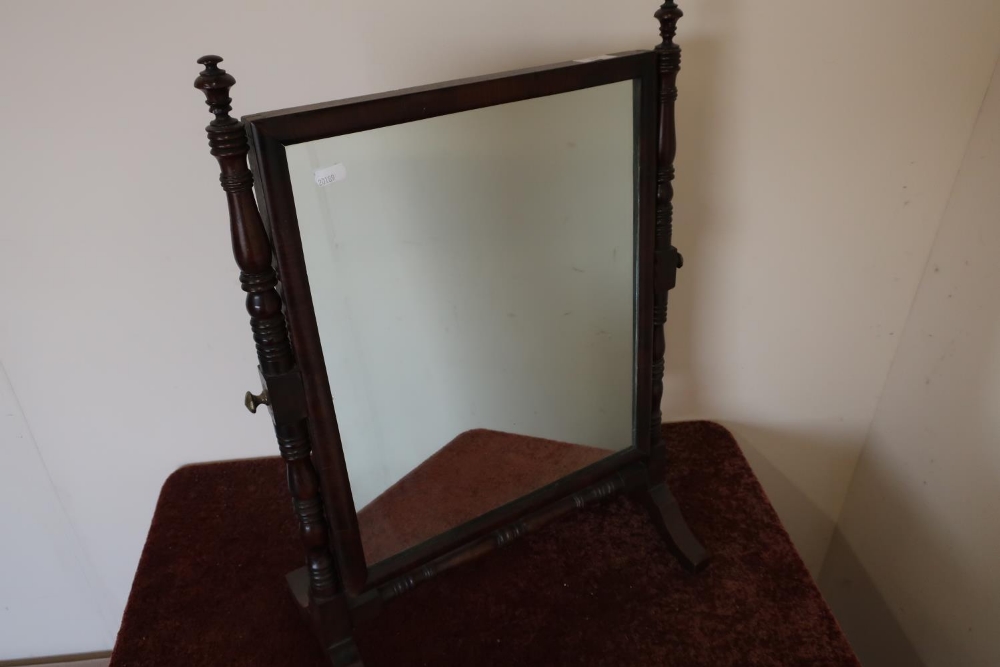 19th C mahogany free standing dressing table mirror on turned supports (45cm x 64cm)