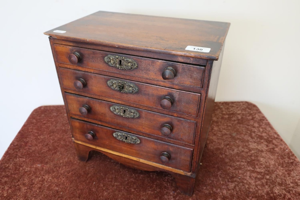 Miniature 19th C apprentice piece chest of four drawers (33cm x 21cm x 34.5cm)