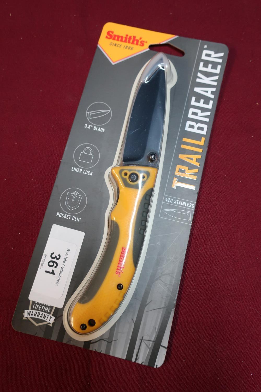 Sealed as new Smith's Trail Breaker pocket knife