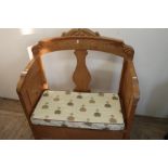 Pine bench seat with lift up compartment to the base (width 89cm)