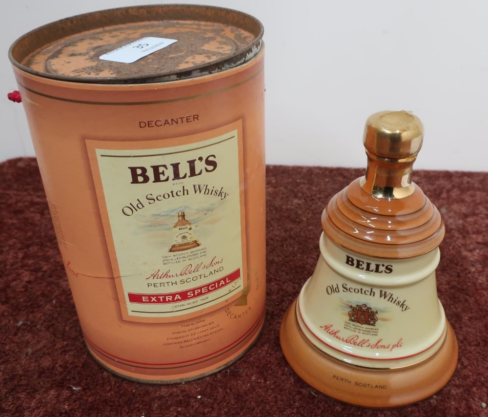 Boxed Bells Old Scotch Whisky Wade ceramic sealed bell decanter (18.75cl)