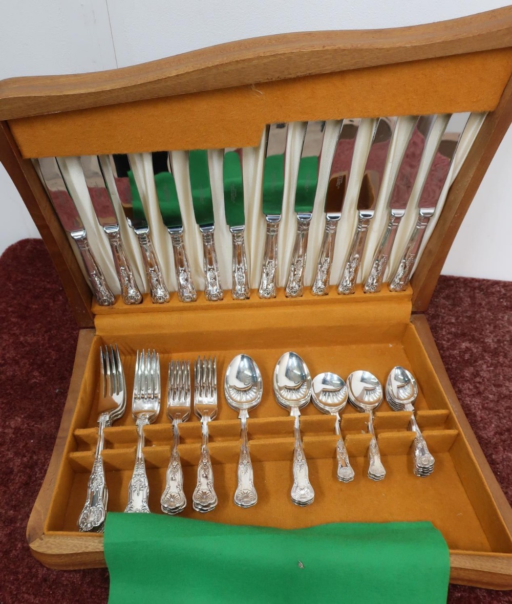 Wooden cased six place Kings pattern silver plated canteen of cutlery by Lambert Blaber, Sheffield