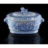 Property of a deceased estate - an early 19th century pearlware blue & white soup tureen, 14.