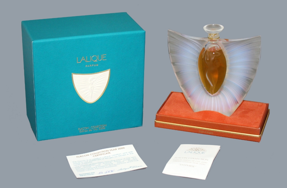 A private collection of perfume bottles - LALIQUE - Flacon Collection Edition 2000, 'Sylphide',
