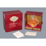 A private collection of perfume bottles - LALIQUE - Le Baiser de Lalique scent bottle,'The Kiss',