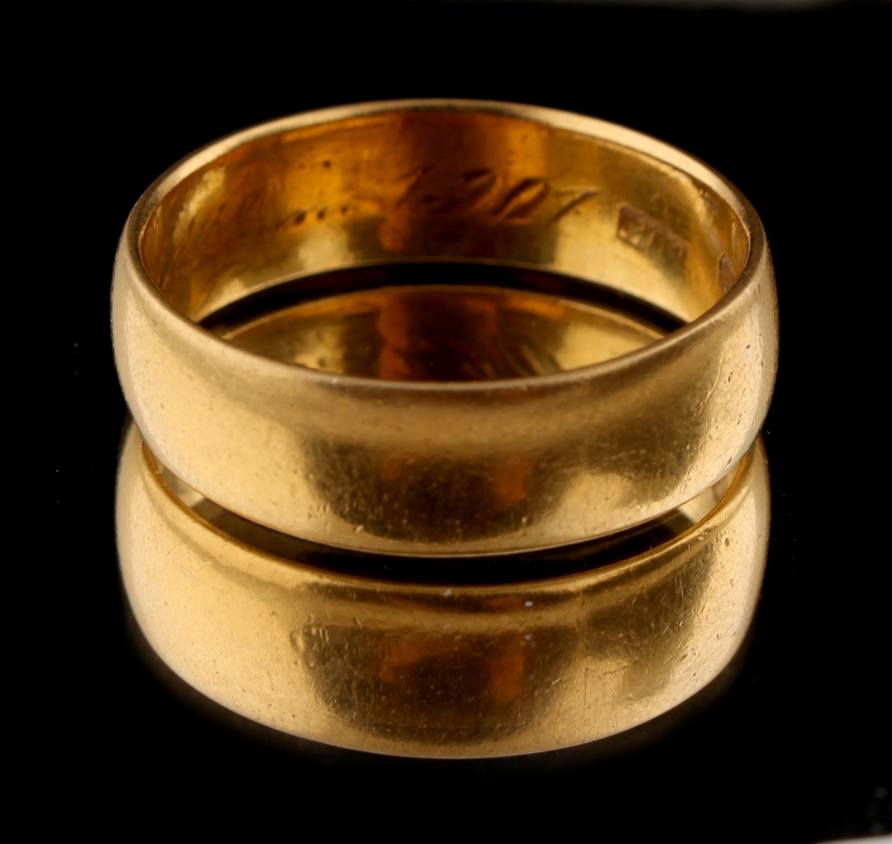 Property of a deceased estate - a late Victorian 22ct gold wedding band, with engraved inscription