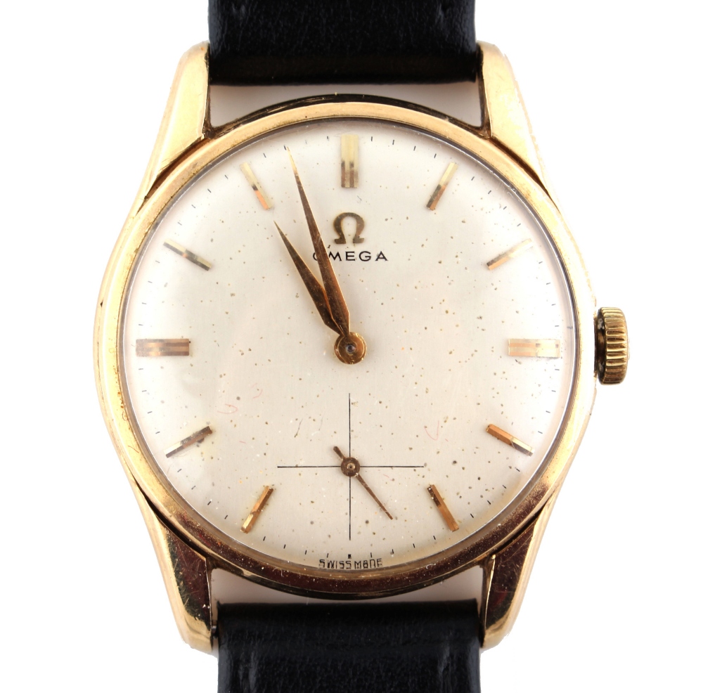 Property of a gentleman - a gentleman's Omega 9ct gold cased wristwatch, with subsidiary seconds