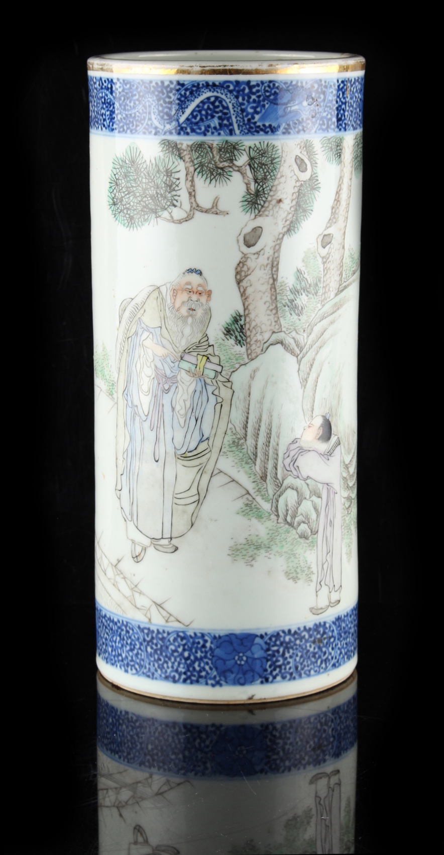 Property of a lady - a Chinese porcelain sleeve vase, Republic period (1912-1949), painted with a