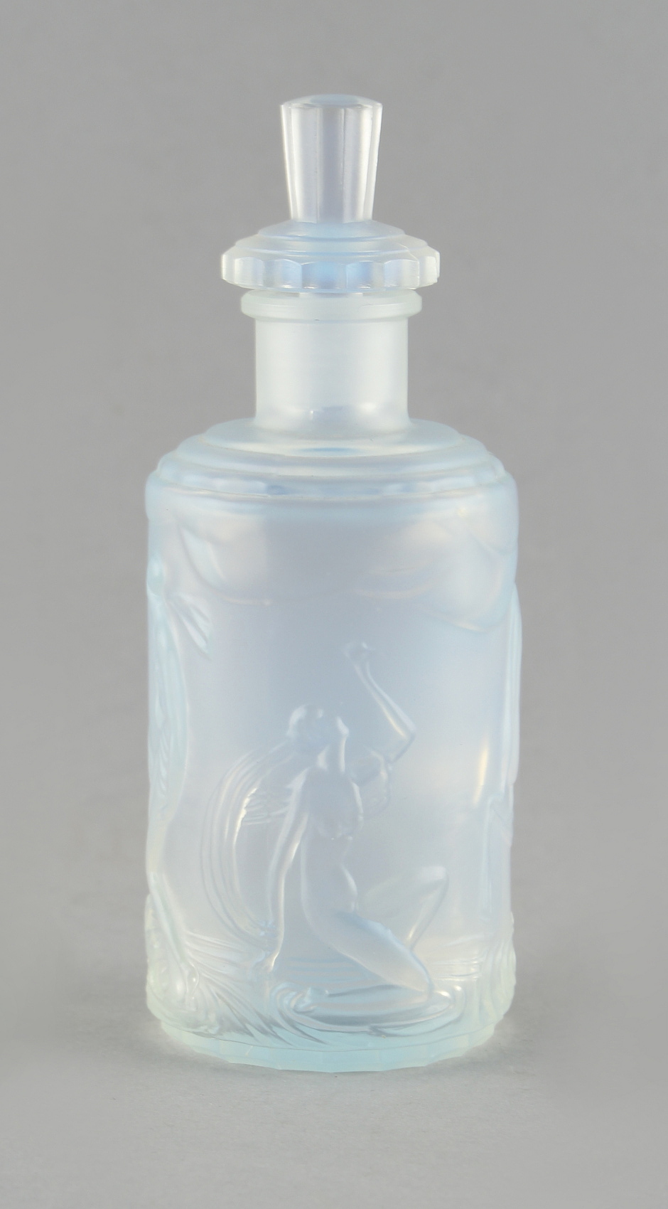 Property of a gentleman - a Sabino opalescent glass scent bottle, etched mark 'Sabino / Paris', 3. - Image 2 of 2