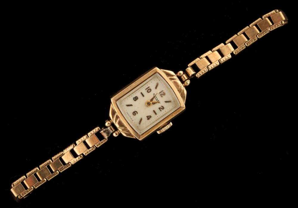 Property of a deceased estate - a lady's Rotary 9ct yellow gold cased wristwatch on 9ct yellow