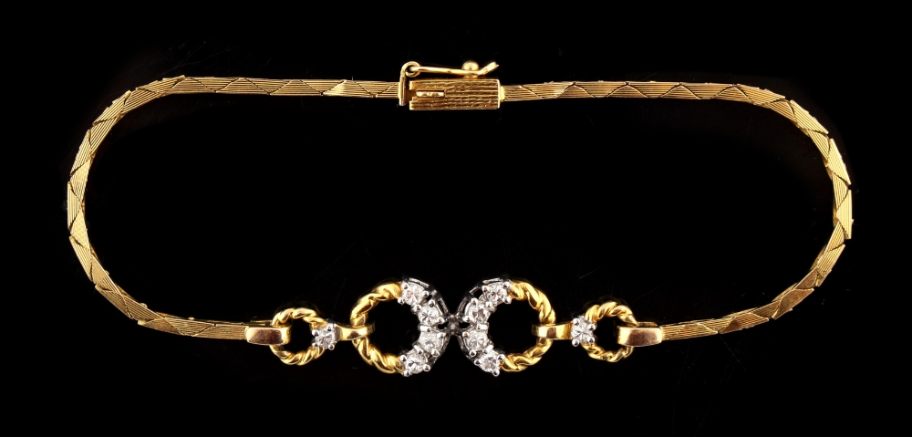 Property of a lady - an 18ct yellow gold & diamond set link bracelet, the total diamond weight - Image 2 of 2