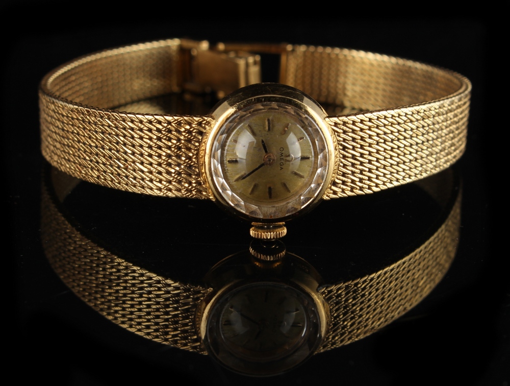 Property of a deceased estate - a lady's Omega 18ct yellow gold cased wristwatch with integral - Image 2 of 2