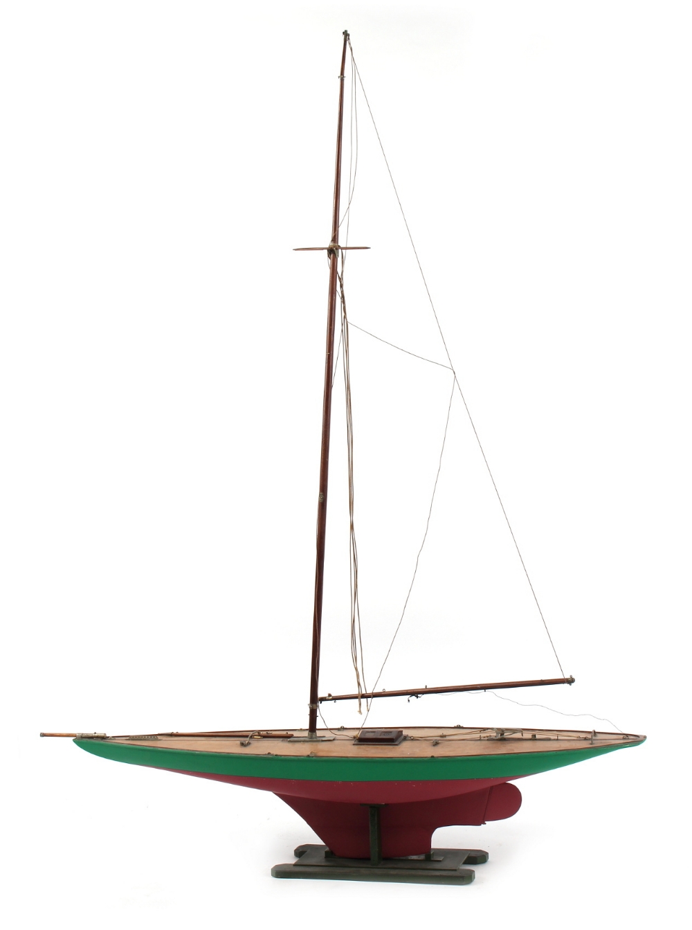 Property of a gentleman - a Bassett Lowke Bermuda rigged pond yacht, the hull 47ins. (119cms.) long,