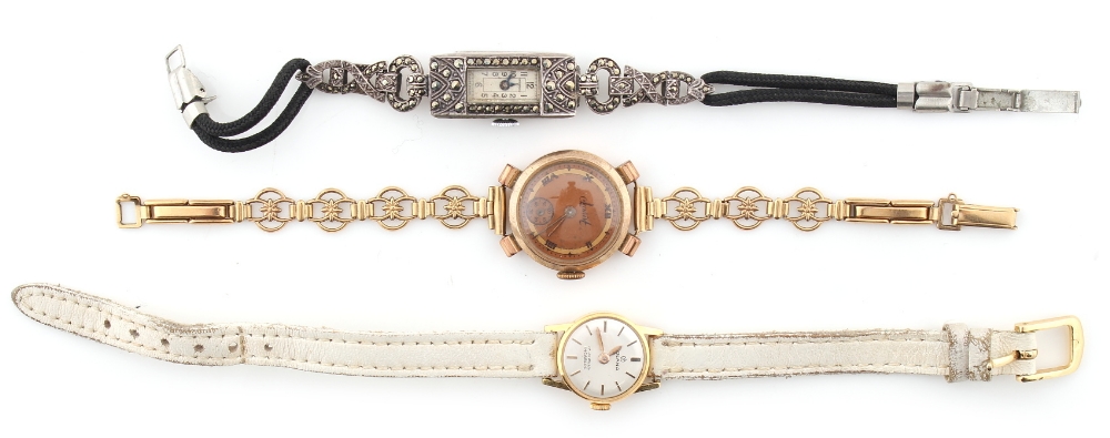 Property of a gentleman - a lady's Accurist 9ct gold cased wristwatch on 9ct gold bracelet strap,