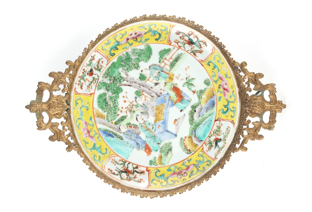 Property of a gentleman - a late 19th / early 20th century Chinese famille rose porcelain plate