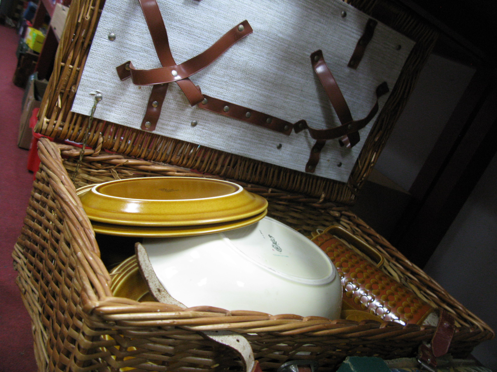 Doulton 'Saffron' Coffee Ware, Doulton English Cottages bowl, wicker hamper