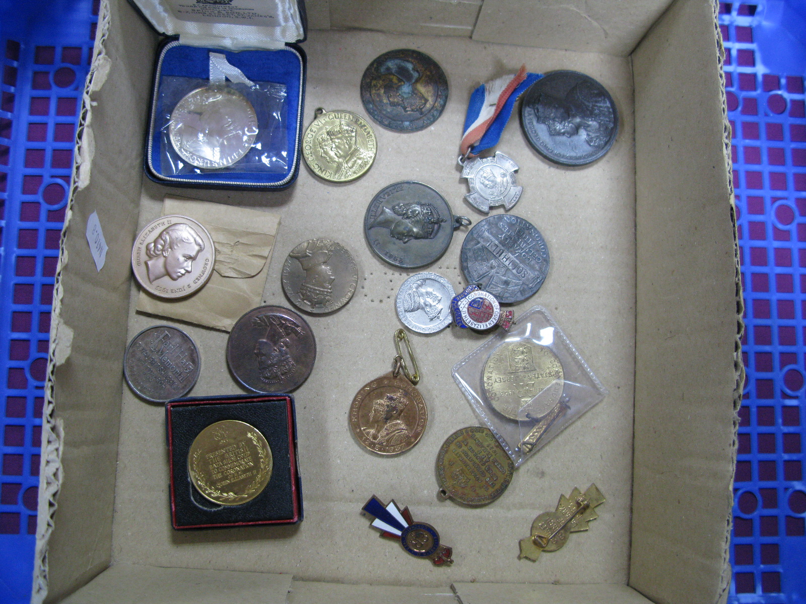 George VI and Elizabeth Coronation Medals, plus visit of Prince Philip to USA 1966, 20 pieces,