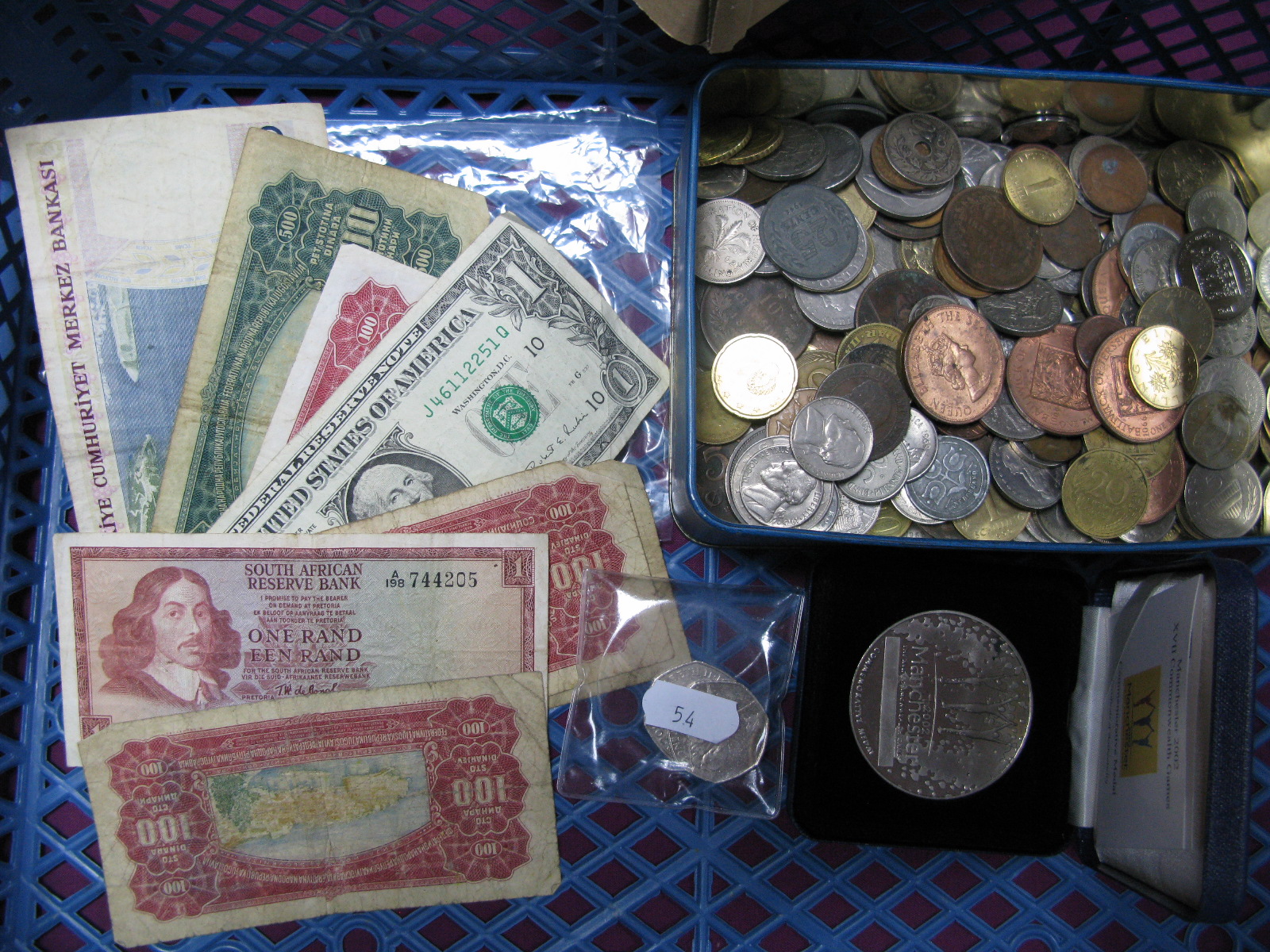 A Quantity of G.B. and Overseas Base Metal Coins, all from circulation. Eight banknotes including