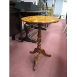 XIX Century Pedestal Table, with circular top, turned pedestal, on cabriole legs.