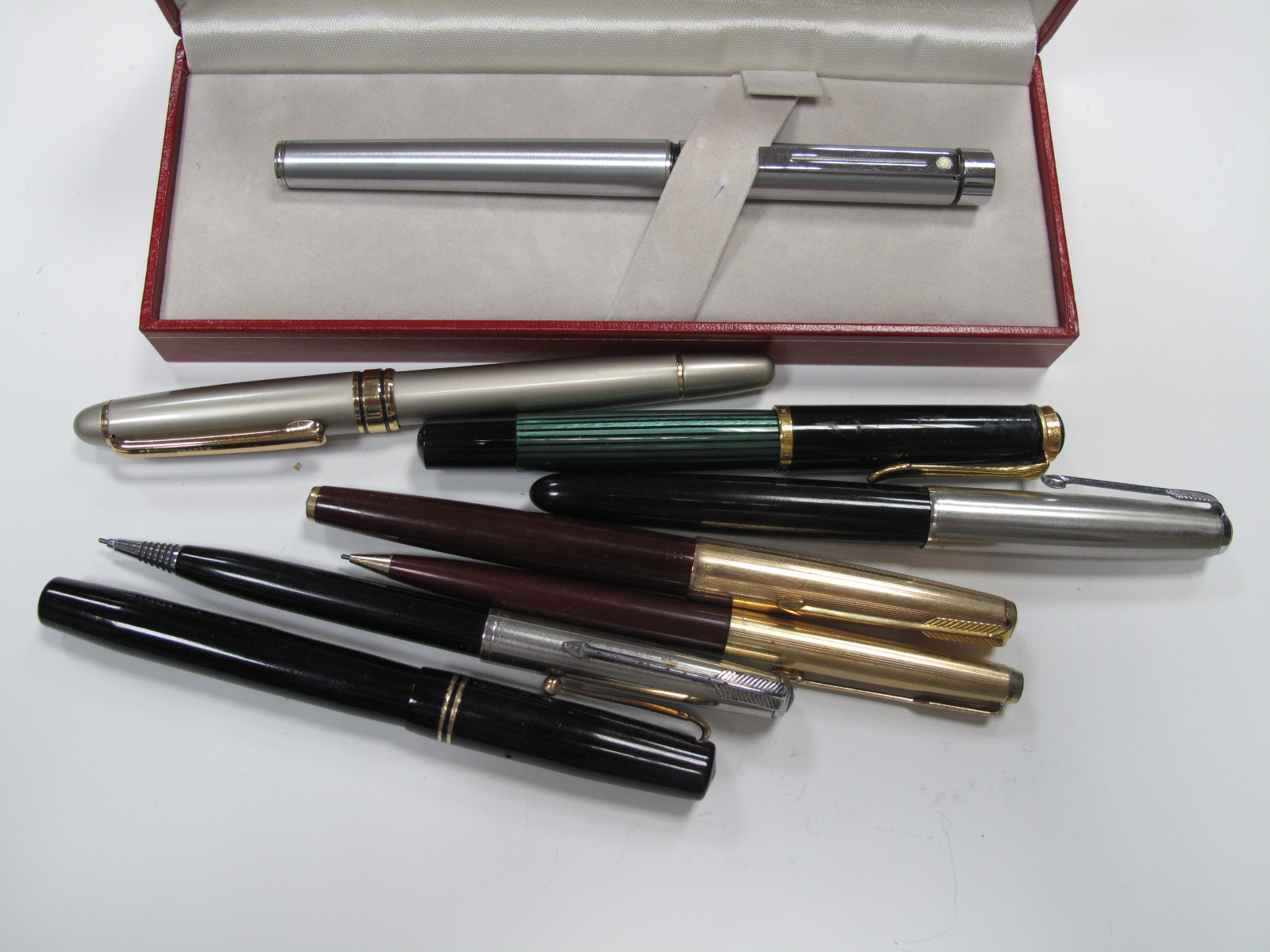 Mabie Todd 'Swan', Pelikan and Parker pens with 14k nibs, Sheaffer and two others, two pencils,