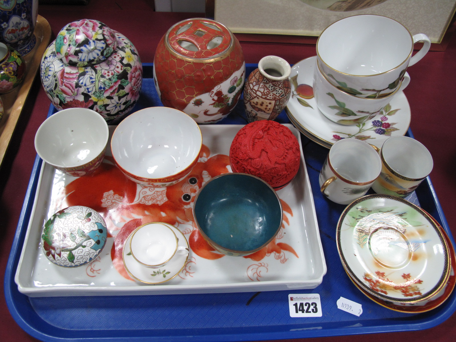 Oriental Ginger Jars, Cloisonne bowl and lidded pot, trinket tray, pair of Worcester 'Evesham'