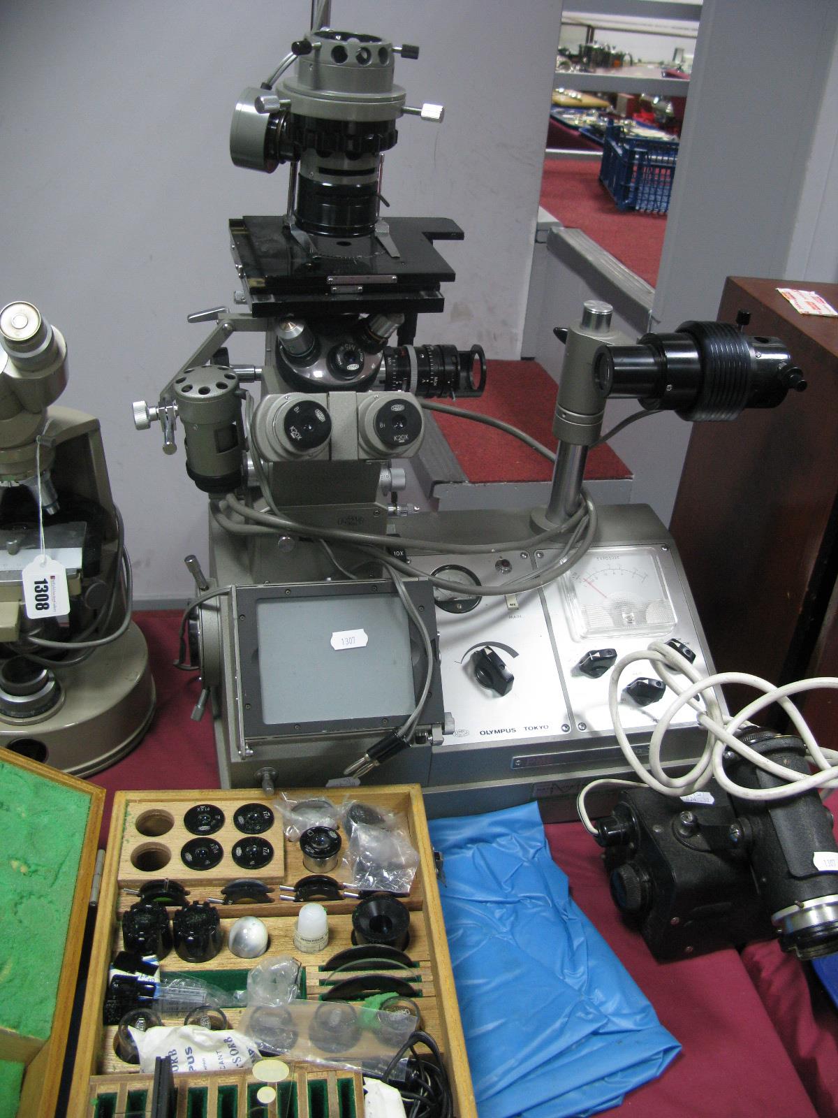 An Olympus Optical Company Ltd, metallurgical microscope, No 204075, fitted with K20X eye pieces: '