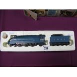 Hornby "OO" Gauge/4mm Class A4 4-6-2 Steam Locomotive plus Eight Wheel Tender, LNER blue "Mallard"