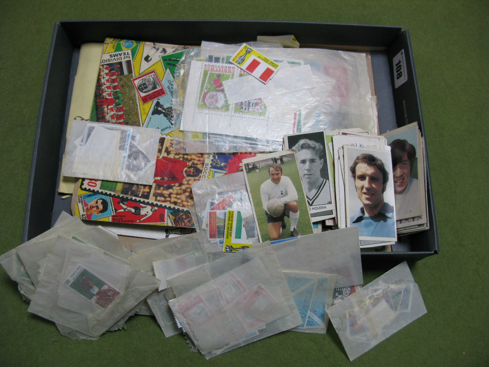 Sun Soccer Stamp Album 1971-72, appears to be complete, many packeted stamps, soccer bubble gum