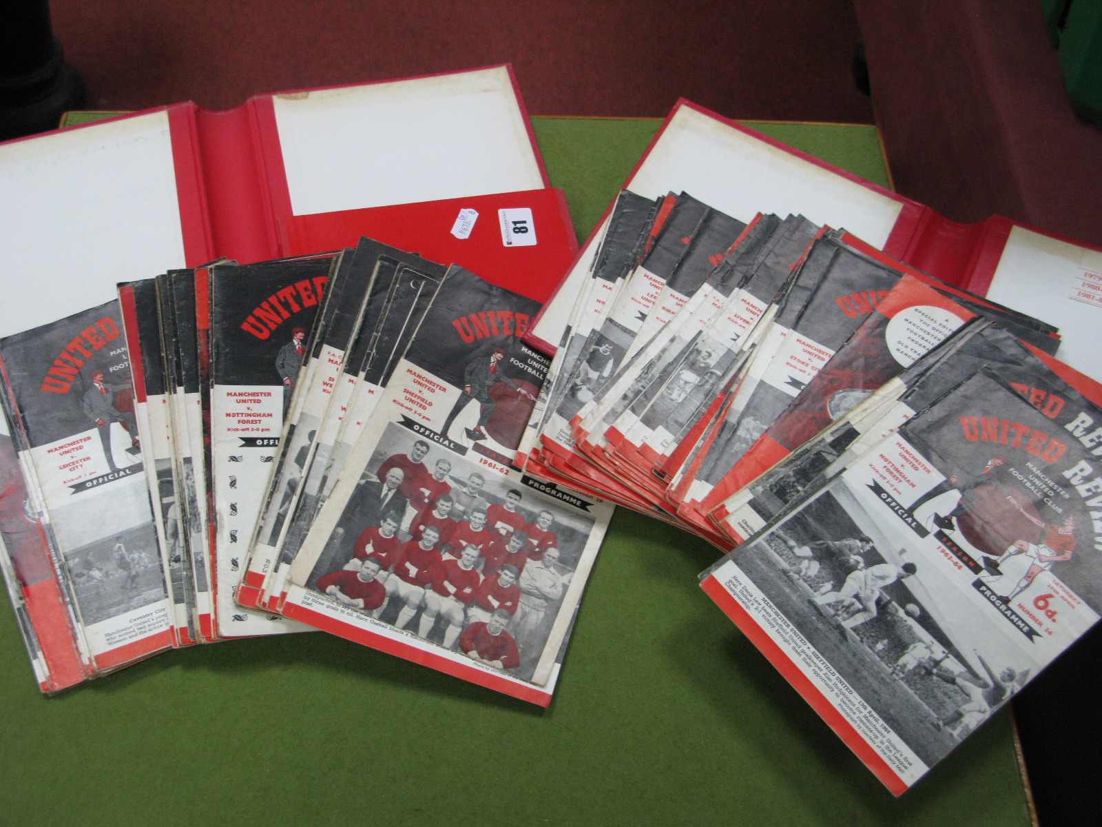 1961-2 Manchester United Home Programmes, twenty seven issues including v. Arsenal 27th and 31st