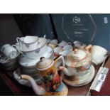 A Paragon Early XX Century Tea Service of Thirty Two Pieces No 8112, Japanese tea and coffee ware,