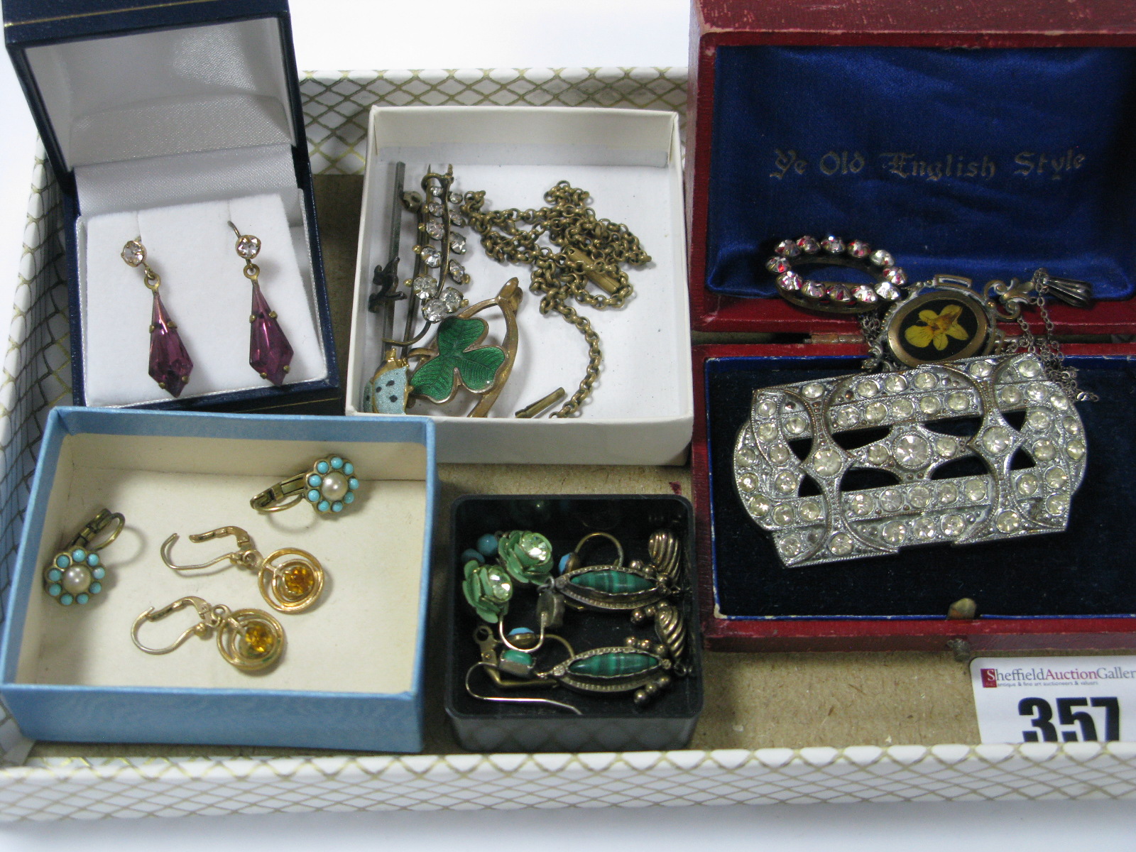 A Small Mixed Lot of Vintage Style Costume Jewellery, including an enamel shamrock and wishbone