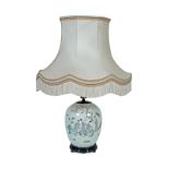 CHINESE REPUBLICAN VASE STEMMED TABLE LAMP