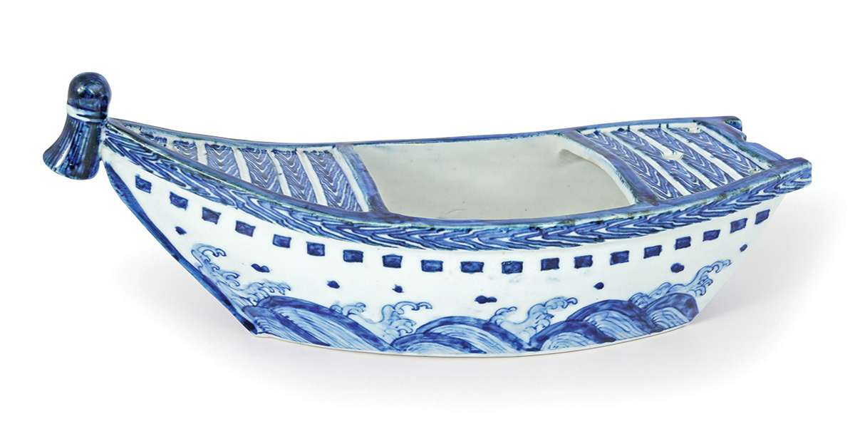 19TH-CENTURY ORIENTAL BLUE AND WHITE BOWL
