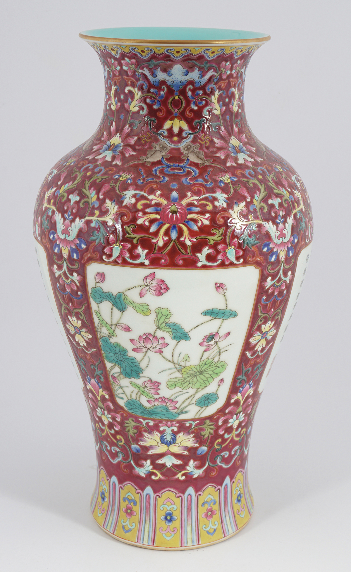 CHINESE QING POLYCHROME VASE