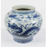 LARGE CHINESE BLUE AND WHITE JAR