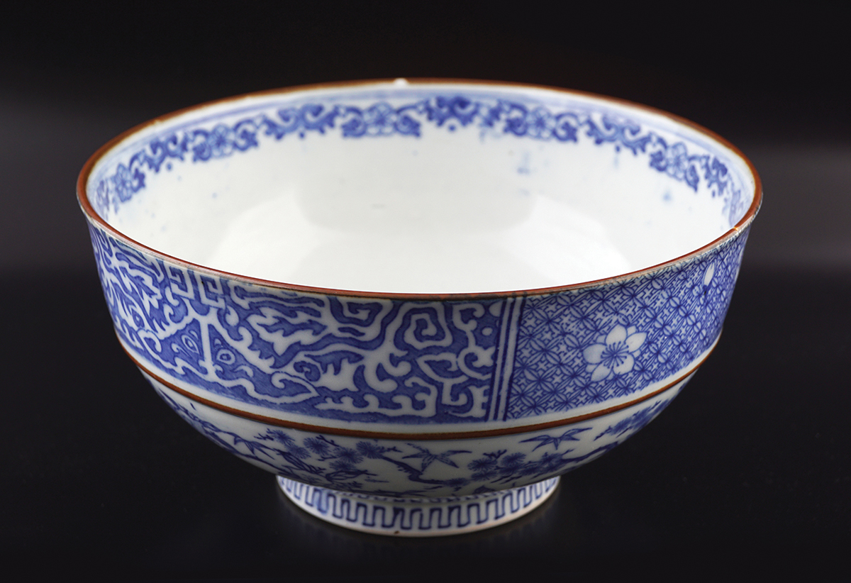 19TH-CENTURY BLUE AND WHITE JAPANESE BOWL