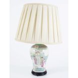 CHINESE FAMILLE ROSE VASE STEMMED TABLE LAMP