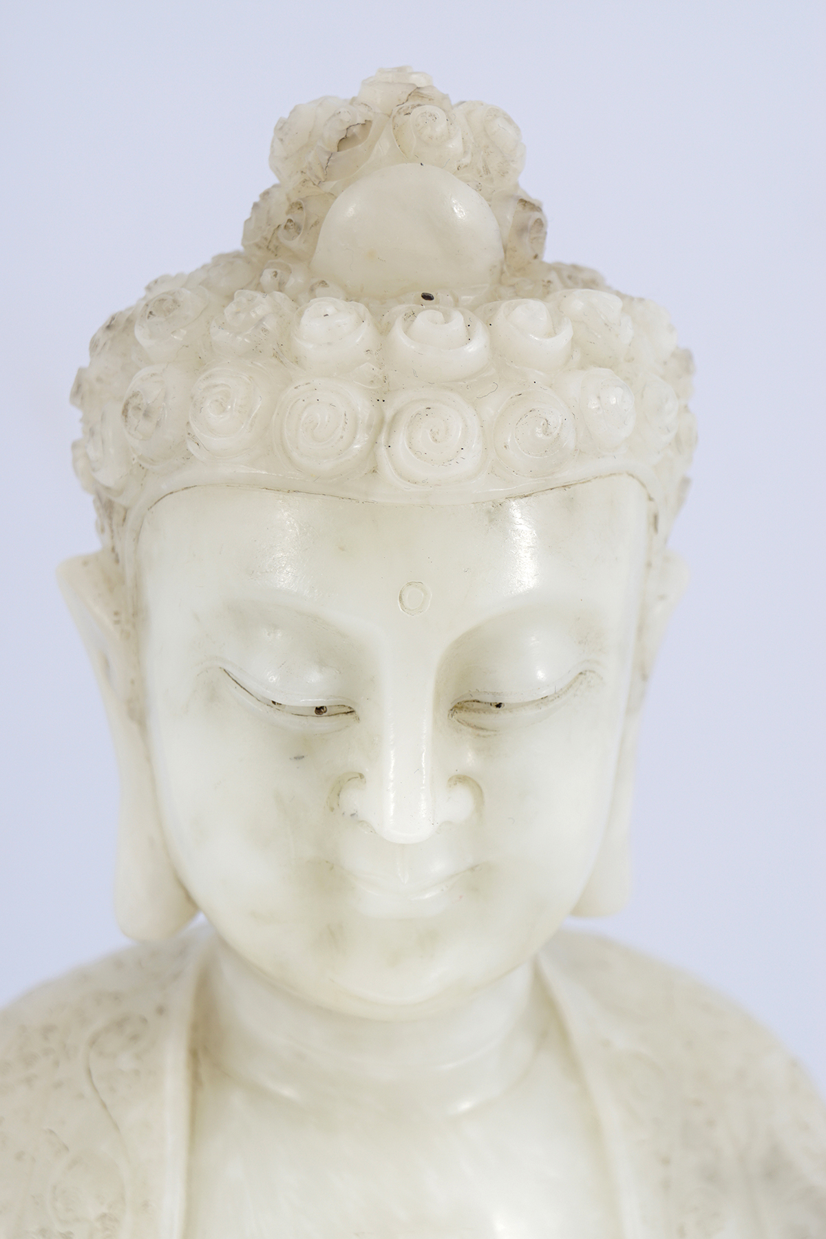 CHINESE QING ALABASTER BUDDHA - Image 2 of 4