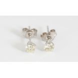 18 CT. WHITE GOLD STUD EARRINGS