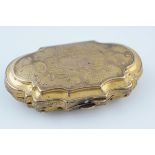 18TH-CENTURY ROCOCO GILT SNUFF BOX