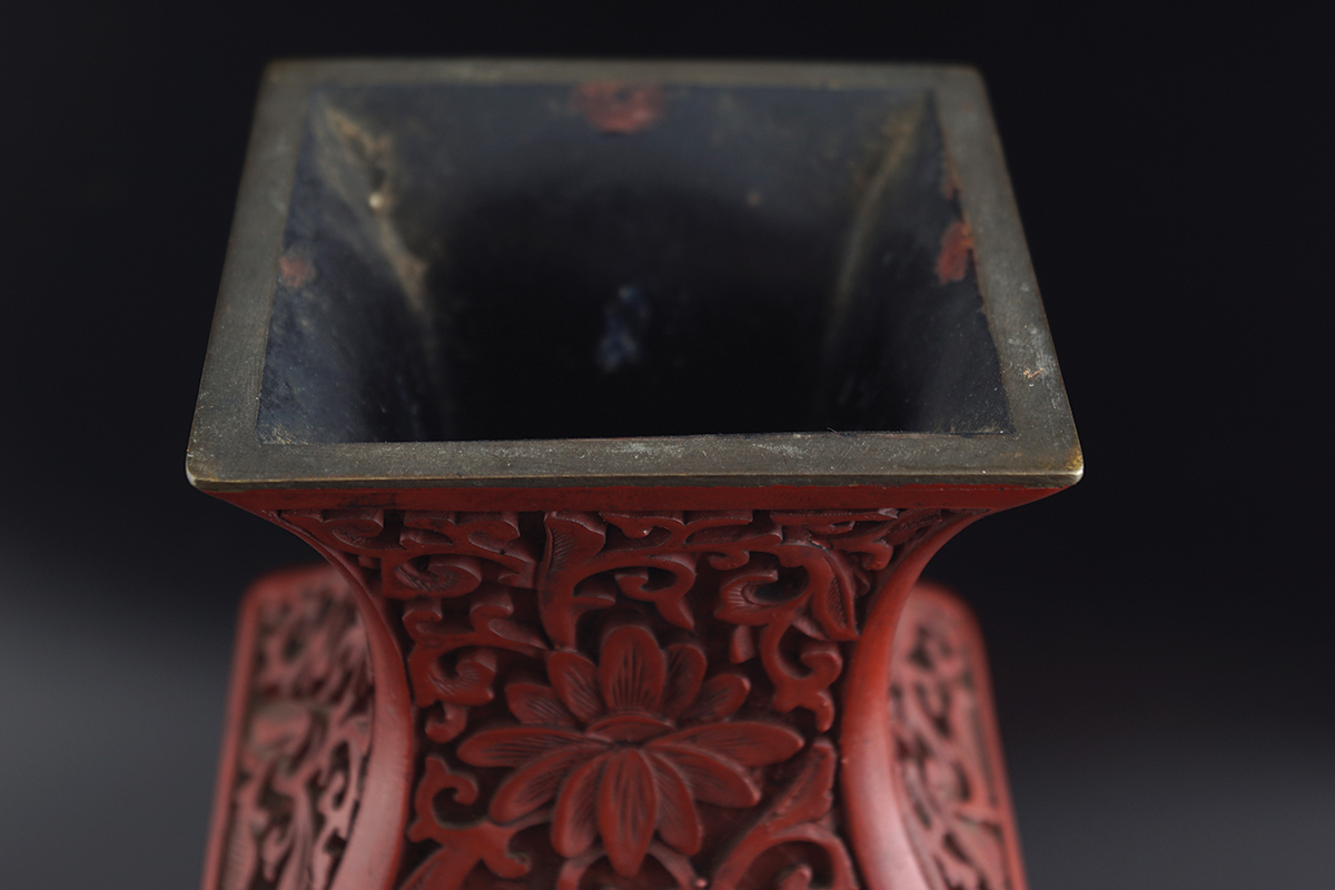 CHINESE QING PERIOD CINNABAR LACQUERED VASE - Image 3 of 6