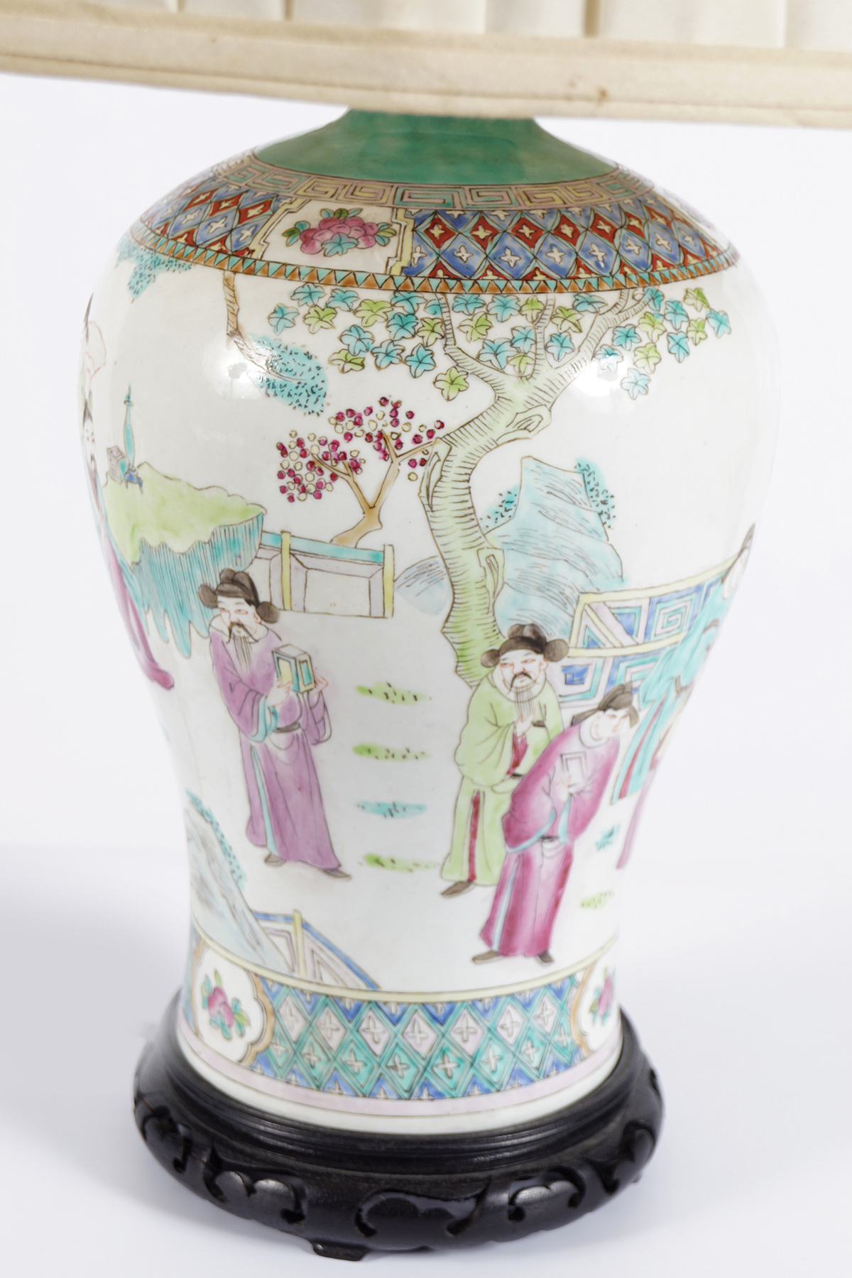 CHINESE FAMILLE ROSE VASE STEMMED TABLE LAMP - Image 2 of 5