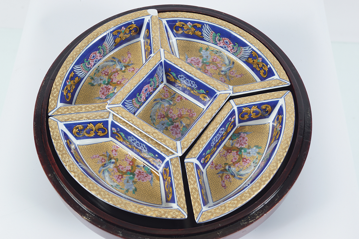 CHINESE PORCELAIN POLYCHROME HOR D'OEUVRES DISHES - Image 2 of 5